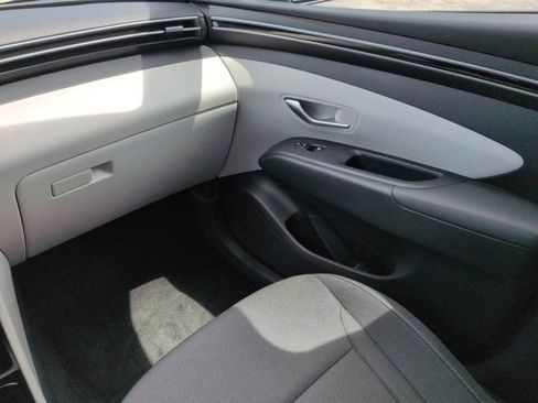 Certified 2024 Hyundai Tucson SE FWD image 17