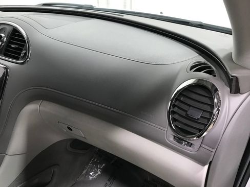Used 2017 Buick Enclave Convenience FWD image 16