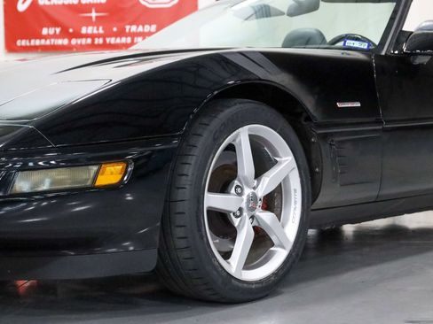Used 1996 Chevrolet Corvette Convertible RWD image 30