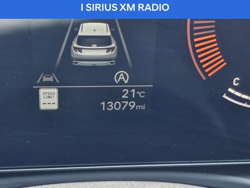 Used 2025 Hyundai Tucson SE image 30