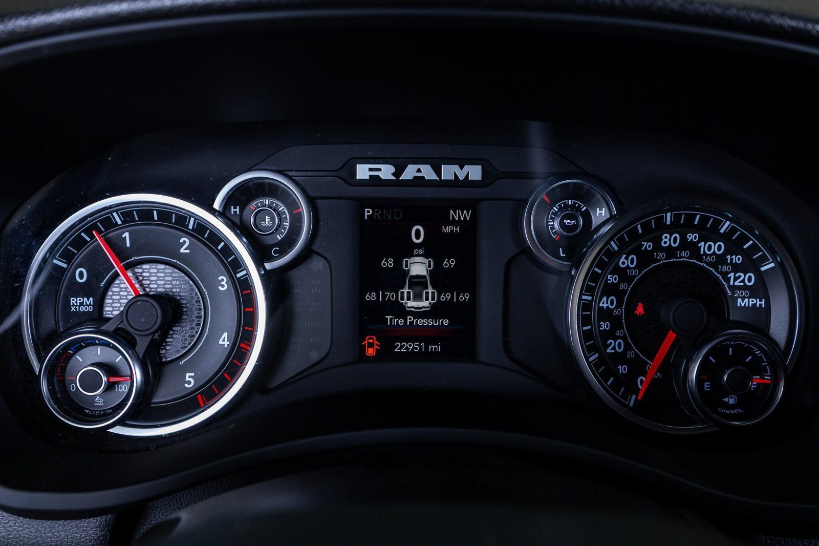 Used 2024 RAM 3500 Tradesman w/ Chrome Appearance Group AWD/4WD image 20