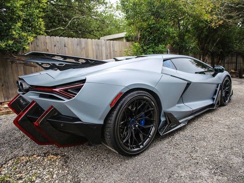 Used 2024 Lamborghini Revuelto AWD/4WD image 10