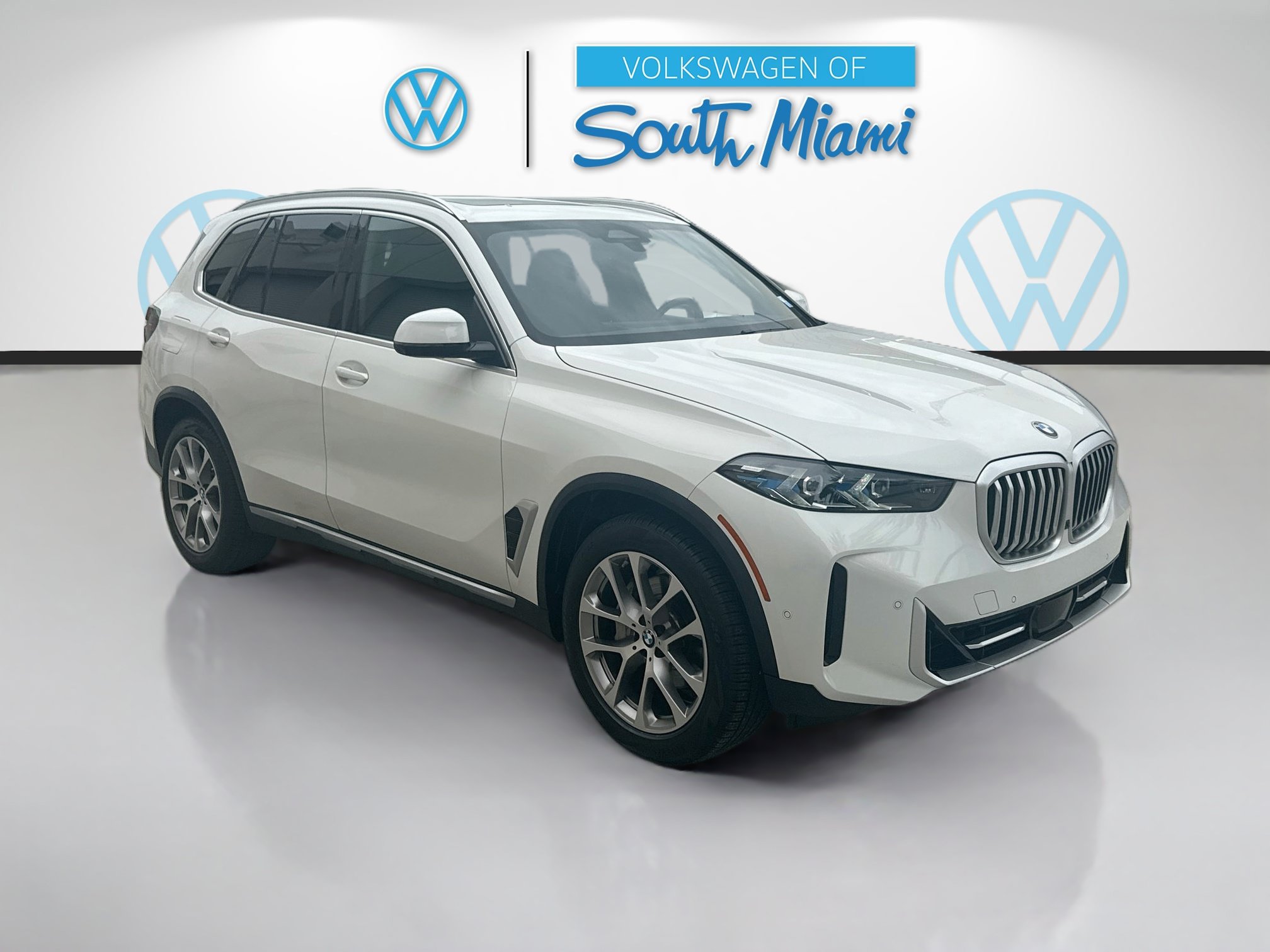 Used 2024 BMW X5 sDrive40i w/ Premium Package RWD image 1
