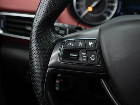 Used 2022 Maserati Levante GT AWD/4WD image 17