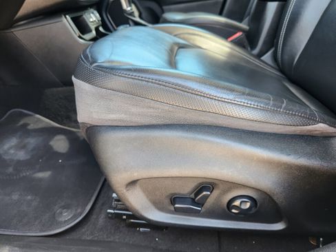 Used 2018 Jeep Renegade Limited w/ UConnect 8.4 Nav Group FWD image 16