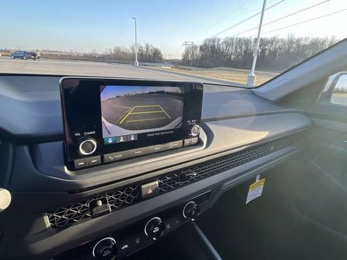 Used 2023 Honda Accord LX image 25