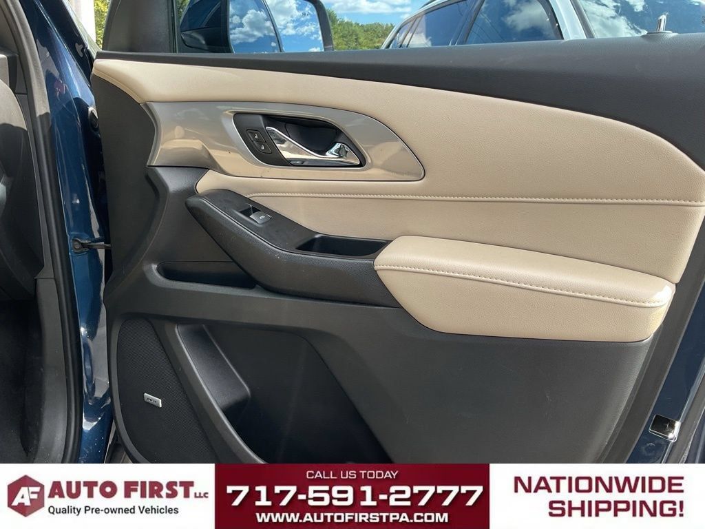 Used 2023 Chevrolet Traverse LT w/ LT Premium Package AWD/4WD image 19