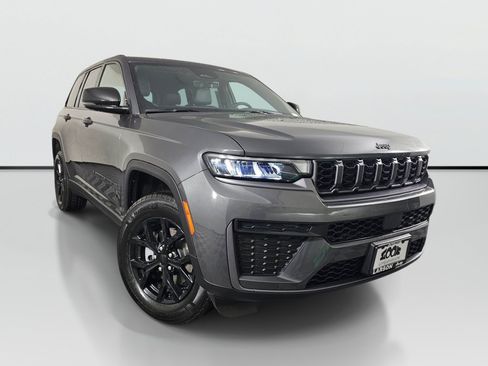 New 2026 Jeep Grand Cherokee Altitude AWD/4WD image 1
