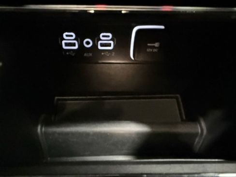 Used 2023 Jeep Grand Cherokee Limited image 21