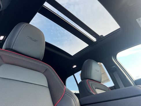 New 2025 Chevrolet Equinox EV RS w/ Convenience Package II image 17