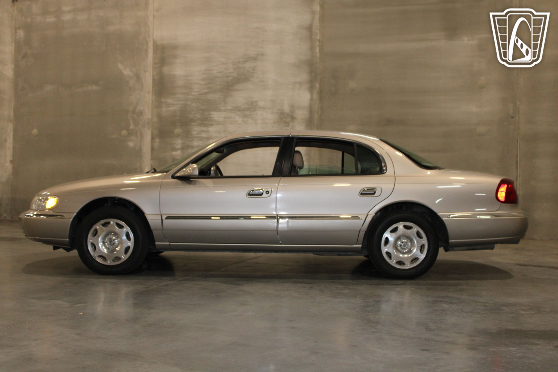 Used 1999 Lincoln Continental FWD image 18