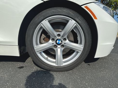 Used 2009 BMW Z4 sDrive30i RWD image 2