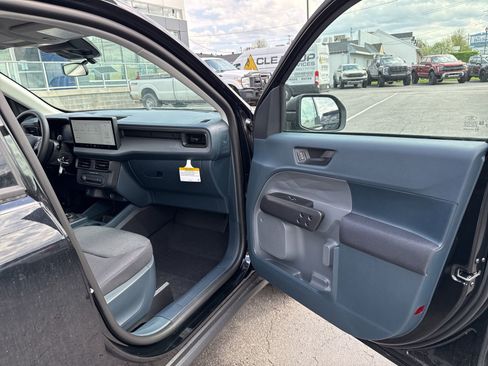 New 2025 Ford Maverick XL w/ Equipment Group 101A AWD/4WD image 28