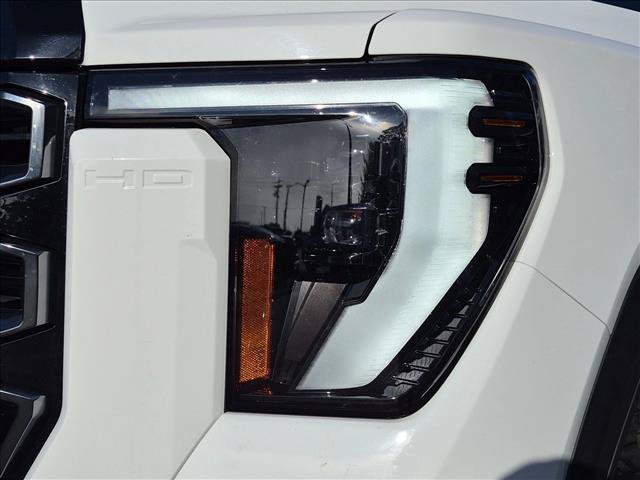 Used 2024 GMC Sierra 3500 AT4 w/ AT4 Premium Plus Package AWD/4WD image 2
