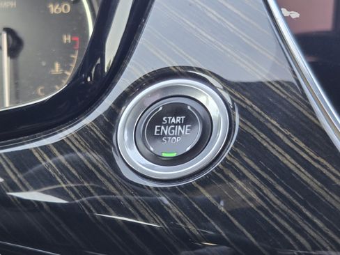 Used 2022 Cadillac XT6 Premium Luxury FWD image 33