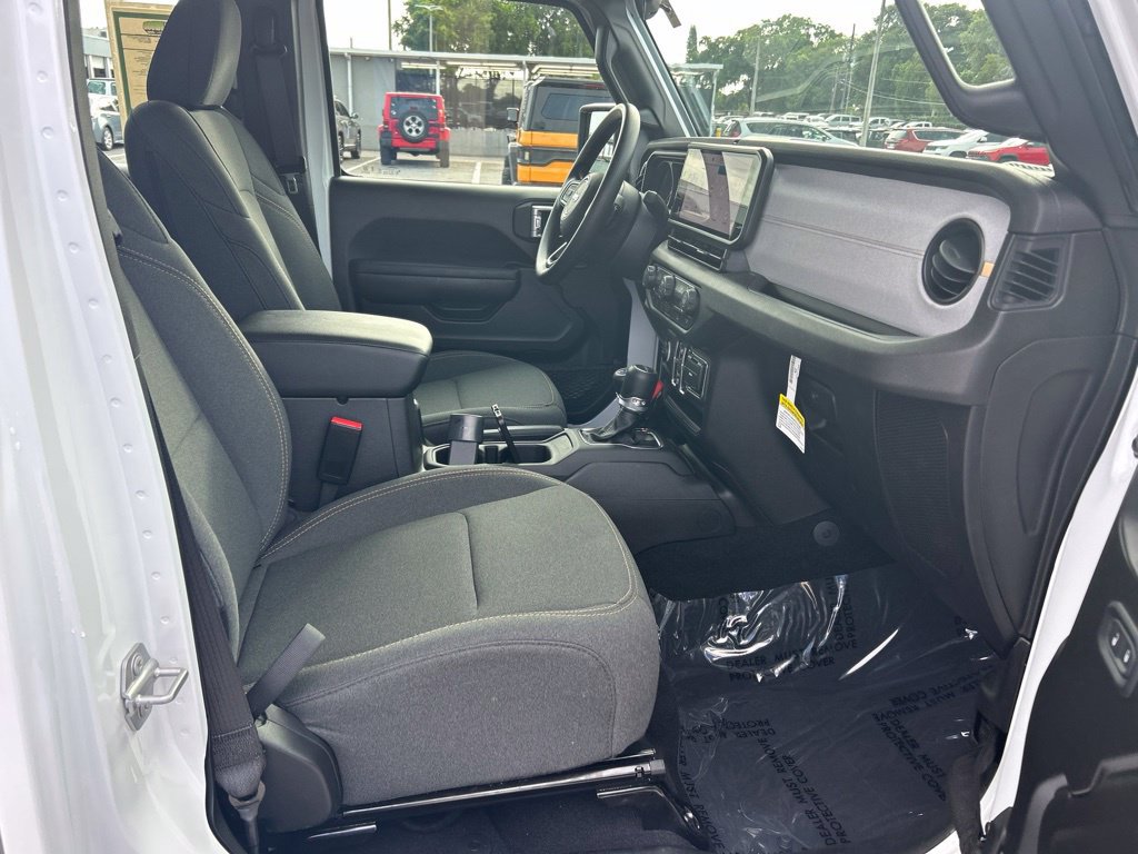 Used 2026 Jeep Gladiator Sport AWD/4WD image 22
