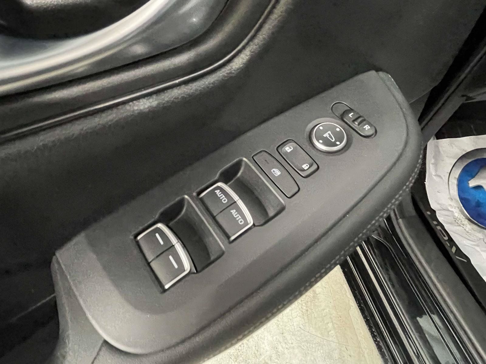 Used 2024 Honda HR-V EX-L image 18