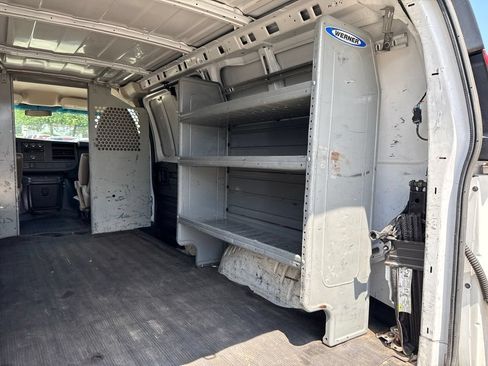 Used 2013 Chevrolet Express 2500 RWD image 15