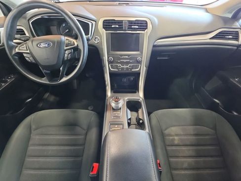 Used 2020 Ford Fusion SE FWD image 26