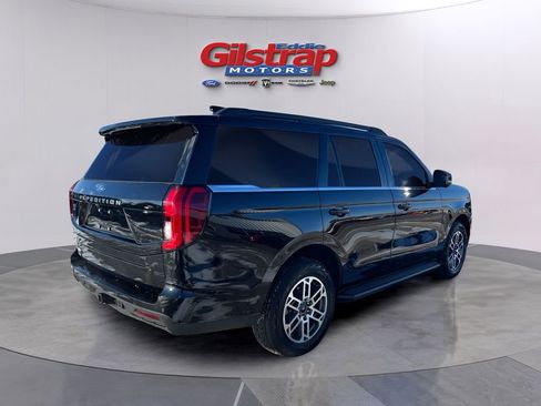 Used 2025 Ford Expedition Active AWD/4WD image 5