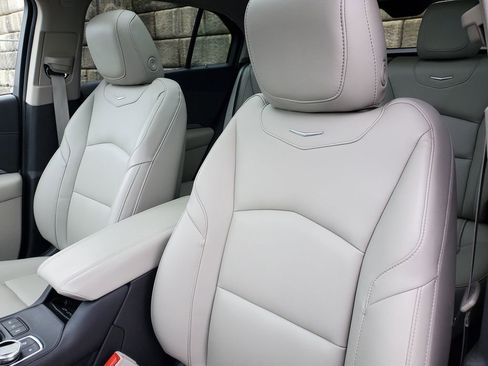 Certified 2023 Cadillac XT4 Luxury image 30