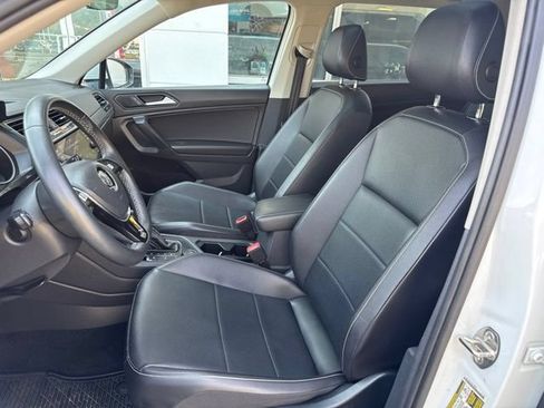 Used 2021 Volkswagen Tiguan SE w/ Panoramic Sunroof Package AWD/4WD image 10