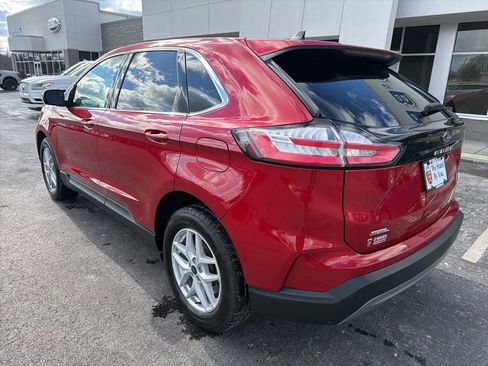 Used 2022 Ford Edge SEL w/ Convenience Package image 3