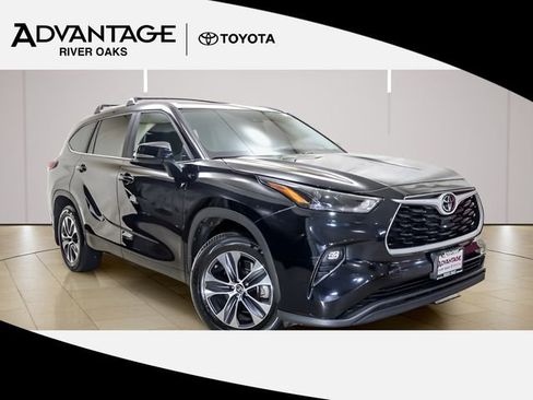 Used 2023 Toyota Highlander XLE AWD/4WD image 1