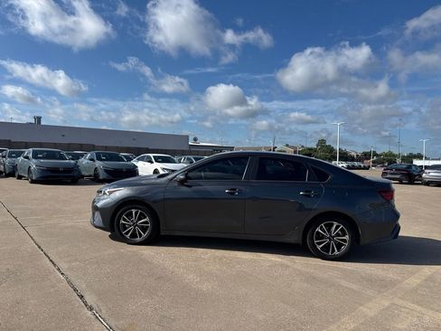 Used 2023 Kia Forte LXS FWD image 12