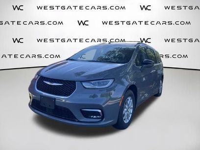 Used 2022 Chrysler Pacifica Touring-L