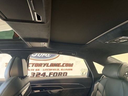 Used 2023 Audi S8 4.0T image 23