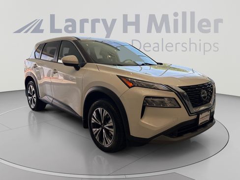 Used 2023 Nissan Rogue SV FWD image 7