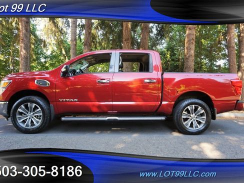 Used 2017 Nissan Titan SL image 1