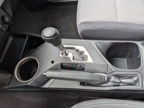 Used 2015 Toyota RAV4 XLE FWD image 23