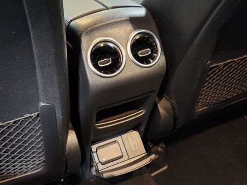 Used 2022 Mercedes-Benz GLB 250 image 52