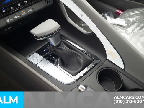 Used 2025 Hyundai Elantra Sport FWD image 23