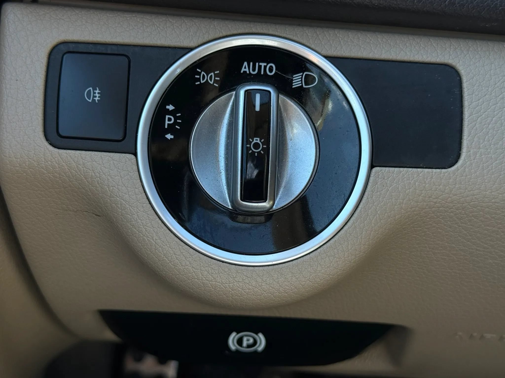 Used 2014 Mercedes-Benz C 250 Sedan image 28