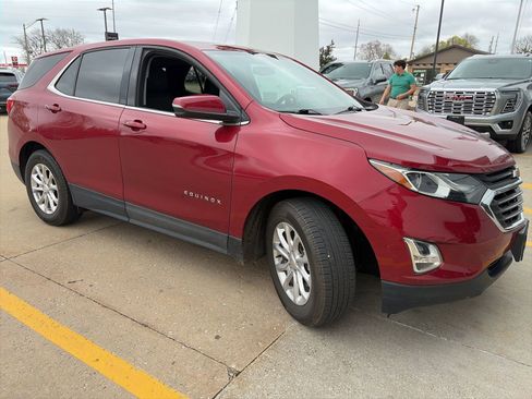 Used 2019 Chevrolet Equinox LT image 2