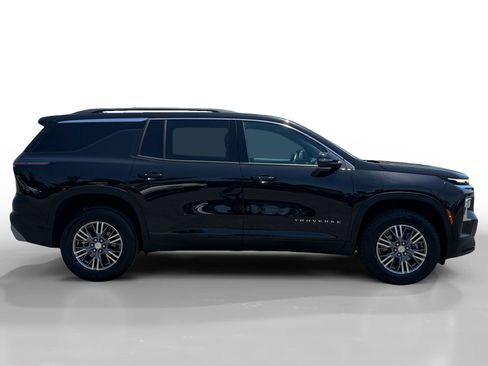 Used 2025 Chevrolet Traverse LT FWD image 6