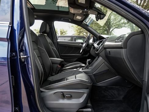 Used 2022 Volkswagen Tiguan SEL R-Line image 45