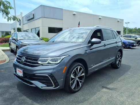 Certified 2023 Volkswagen Tiguan SEL R-Line AWD/4WD image 5