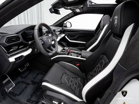 Used 2026 Lamborghini Urus SE AWD/4WD image 22