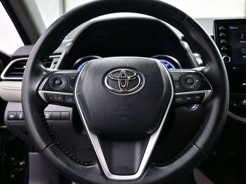 Used 2022 Toyota Camry XLE FWD image 22