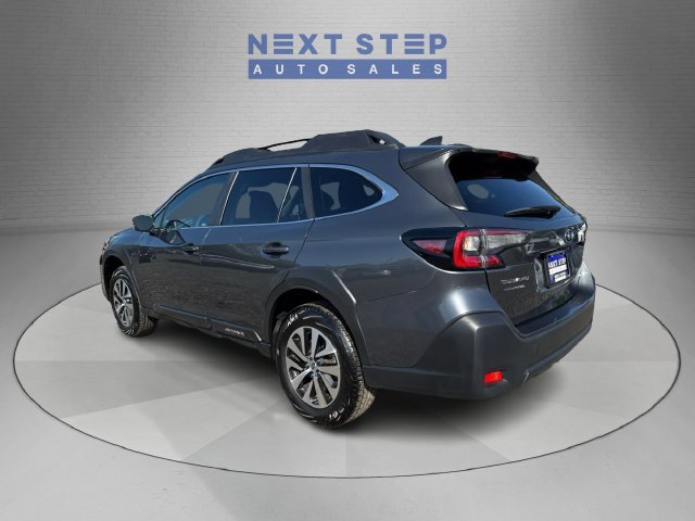 Used 2024 Subaru Outback Premium AWD/4WD image 5