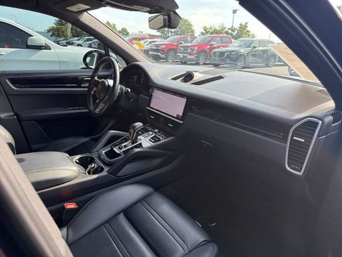 Used 2019 Porsche Cayenne AWD/4WD image 5