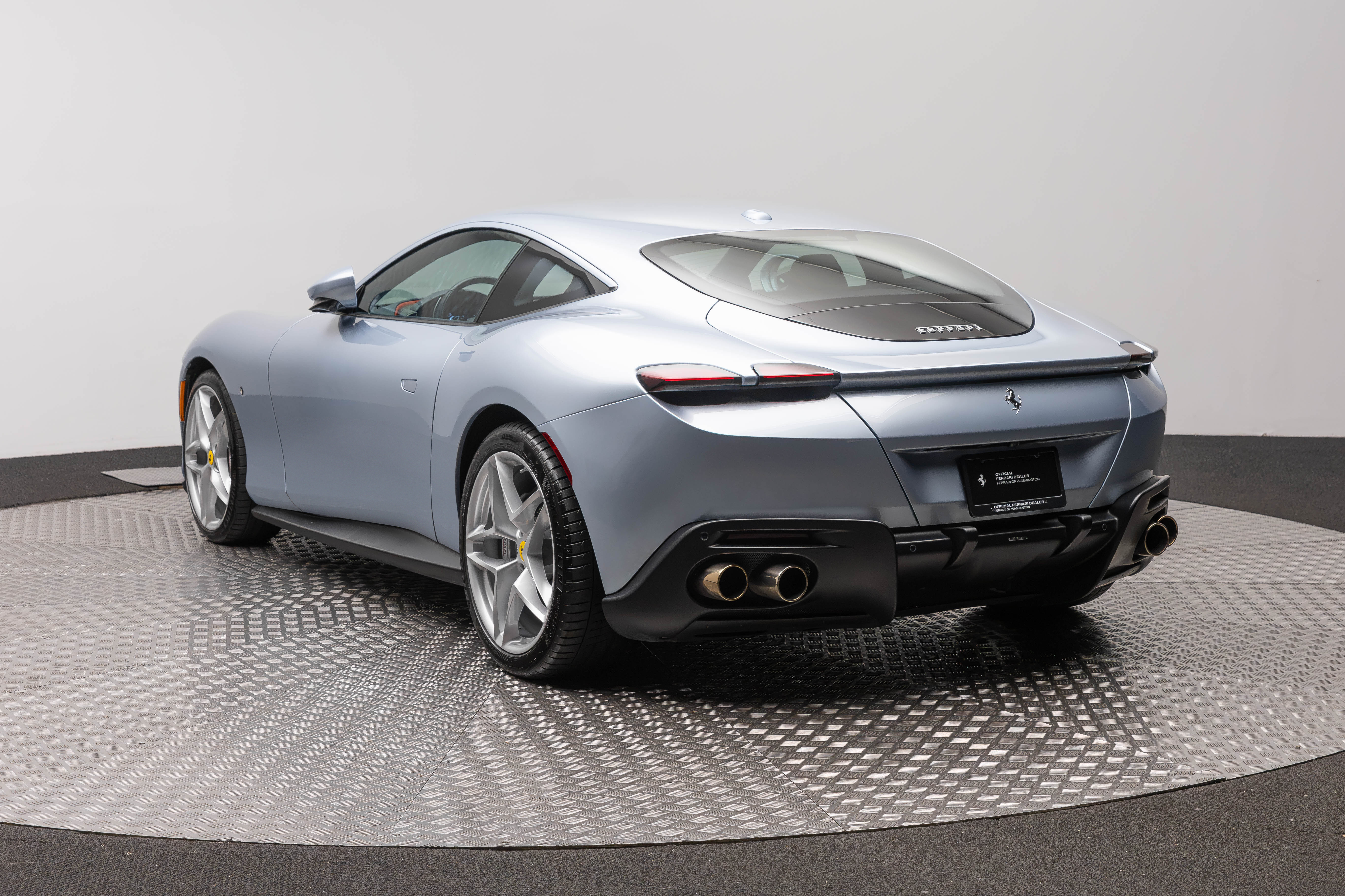 Certified 2022 Ferrari Roma RWD image 3