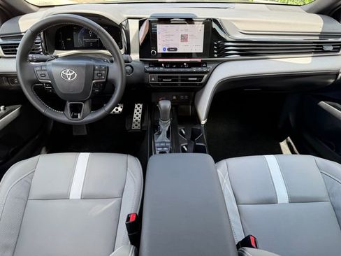 Used 2026 Toyota Camry SE FWD image 23