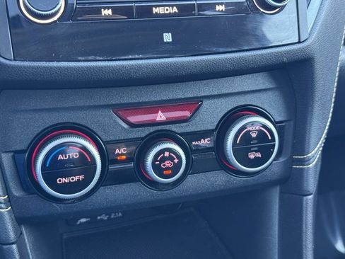 Used 2022 Subaru Crosstrek 2.5i Sport w/ Moonroof Package image 18