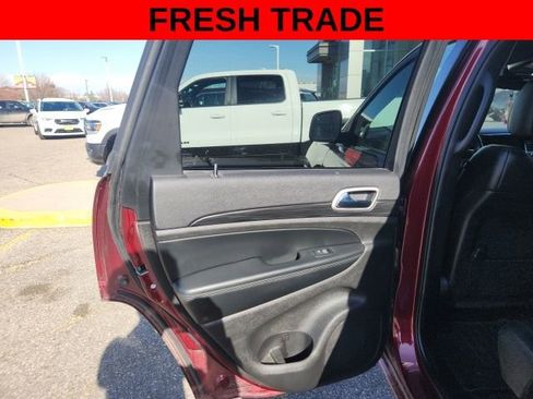 Used 2020 Jeep Grand Cherokee Altitude AWD/4WD image 12