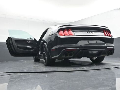 Used 2018 Ford Mustang GT w/ Black Accent Pkg RWD image 38
